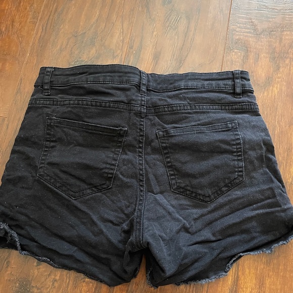 H&M black jean shorts - Picture 2 of 3